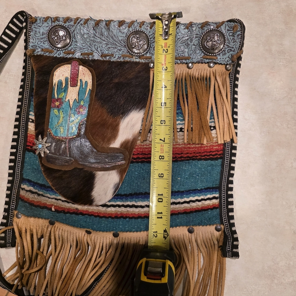 Western Fringe Shoulder Bag - Picture 3 of 4